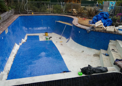 tiling a rendered pool balwyn